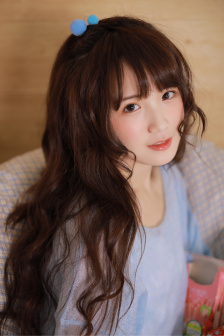 留守村长的艳福